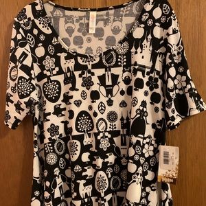 NWT Disney Lularoe Perfect Tee, Medium, Swing Top, Black/White Snow White/Witch